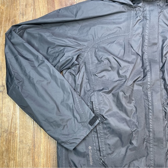 Columbia | Omni Tech | Black | Rain Jacket | Waterproof | Packable | Women’s S - Picture 6 of 15